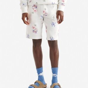 ROOTS White Shorts with Subtle Floral Accents (M)